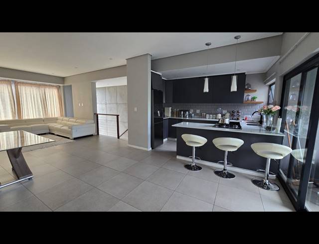 3 BEDROOM SECTIONAL TITLE TO LET IN PALM LAKES ESTATE
